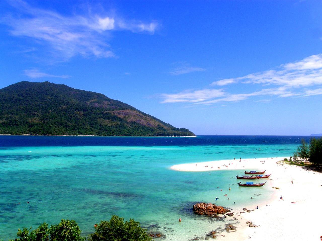 パタヤ　ブッキングドットコム