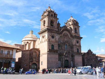 クスコ　ブッキングドットコム