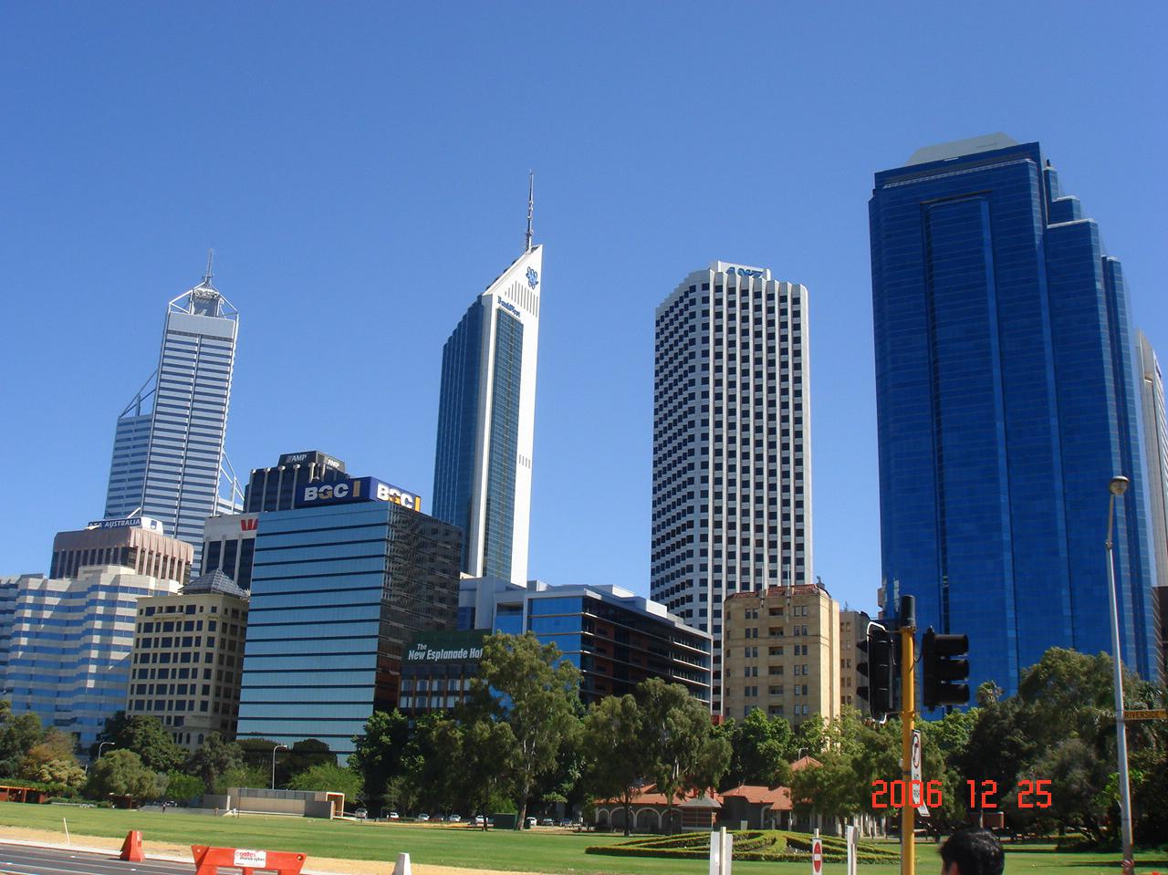 パースブッキングドットコム