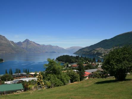 テアナウブッキングドットコム