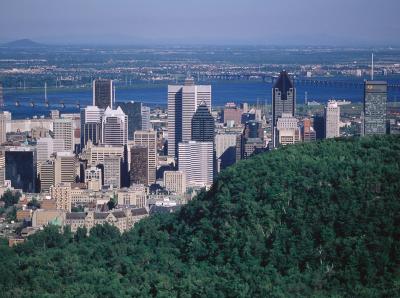 モントリオール　ブッキングドットコム