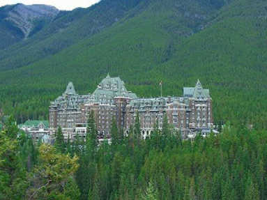 バンフ　ブッキングドットコム