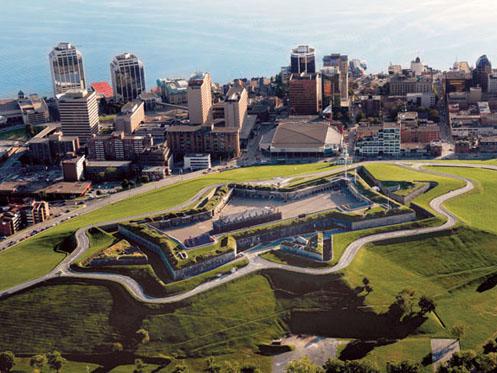 ハリファックス　ブッキングドットコム